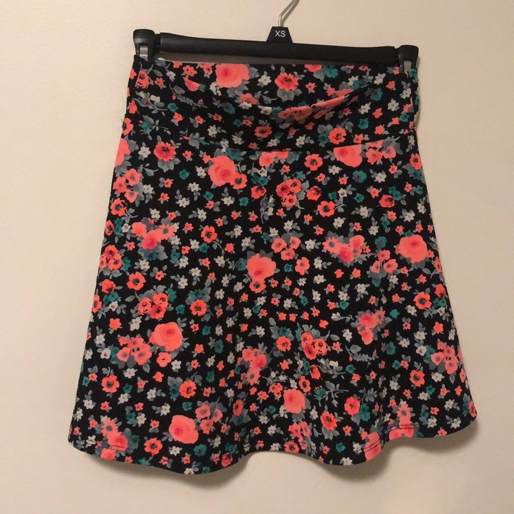 Cute and comfortable floral skirt